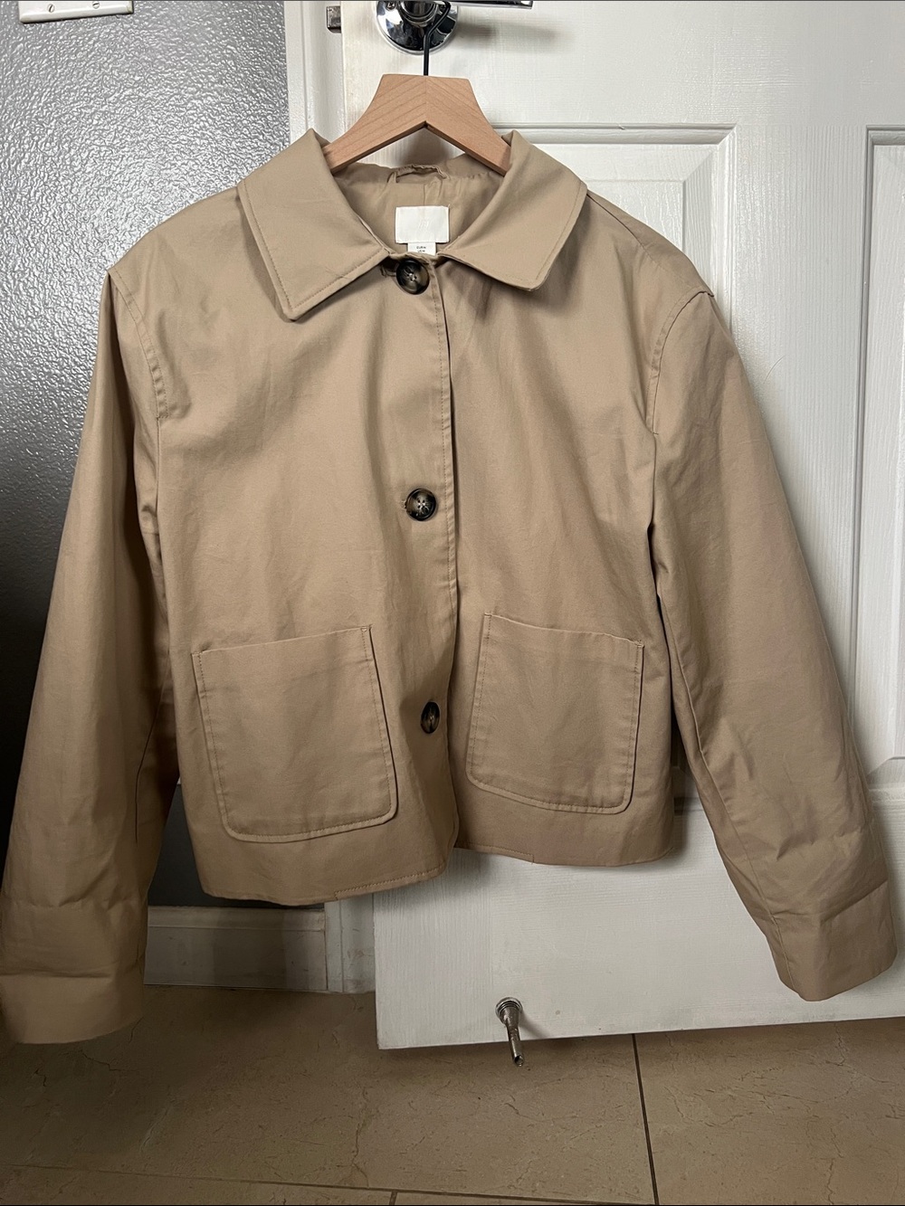 H&M Beige Cropped Trench Coat